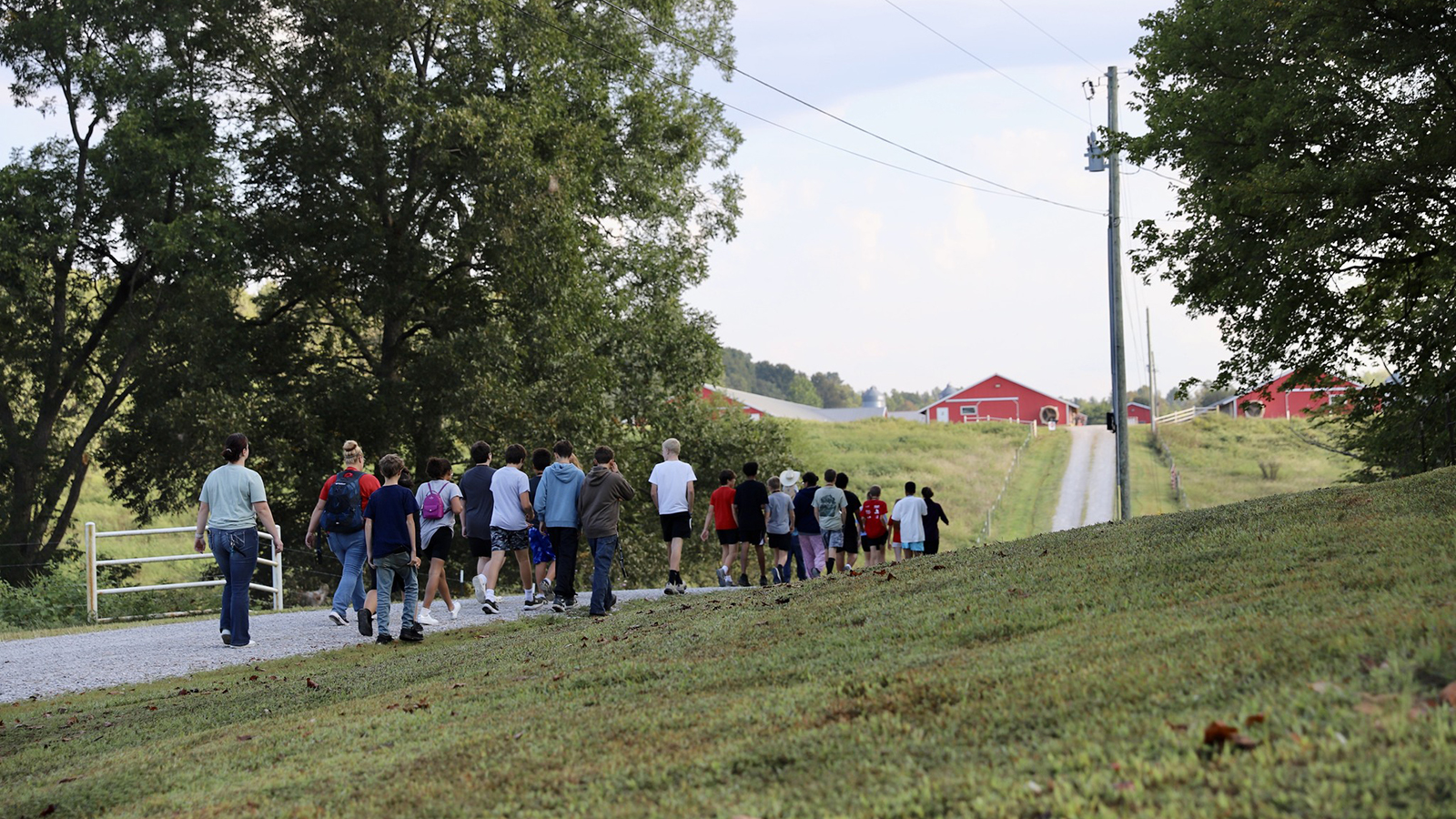 Students walking to Hayden Farms for agriculture learning in Daviess County, Kentucky.