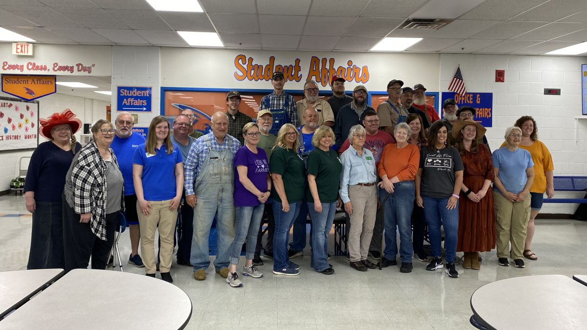 Seed Swap group picture. Picture provided by Emily Davis.
